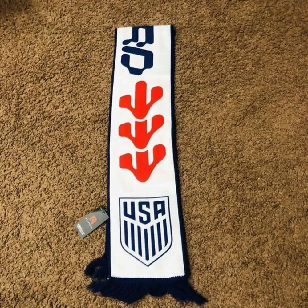 Ruffneck USMNT Soccer Scarf‎ Only Forward USA Crest Navy White Red Knit NWT